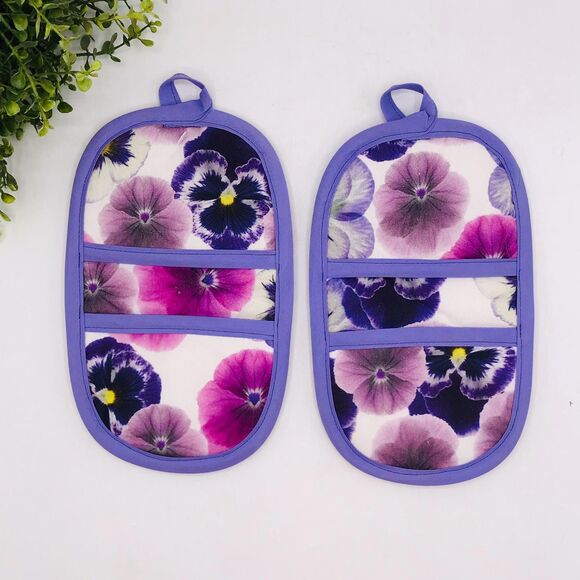 Set of 2 Finger Hotpads, Purple Violet Pansies Print, 2 Piece Baking Set - Picture 1 of 7